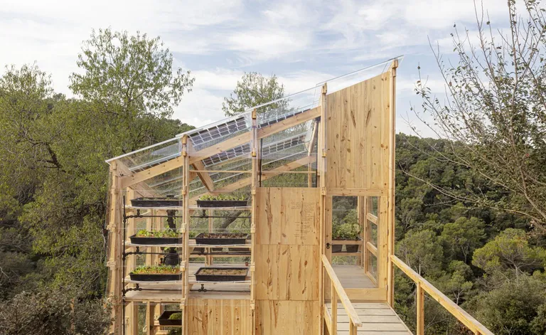 معماری پایدار : گلخانه خورشیدی