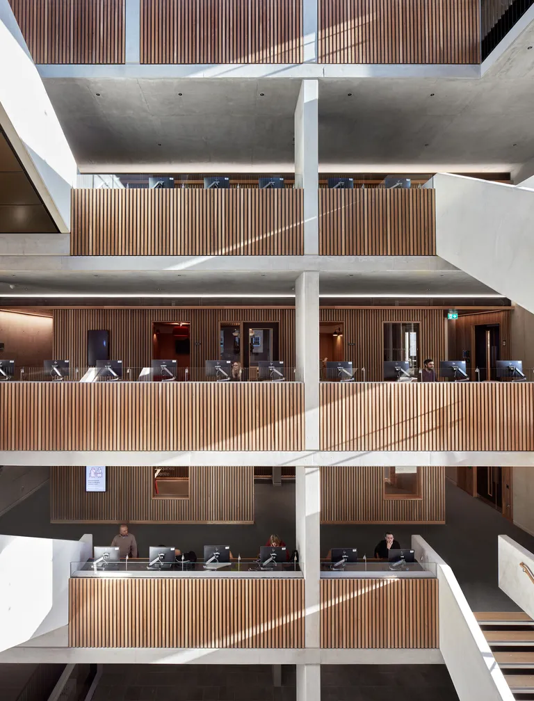 معماری پایدار : مرکز دانشجویی UCL